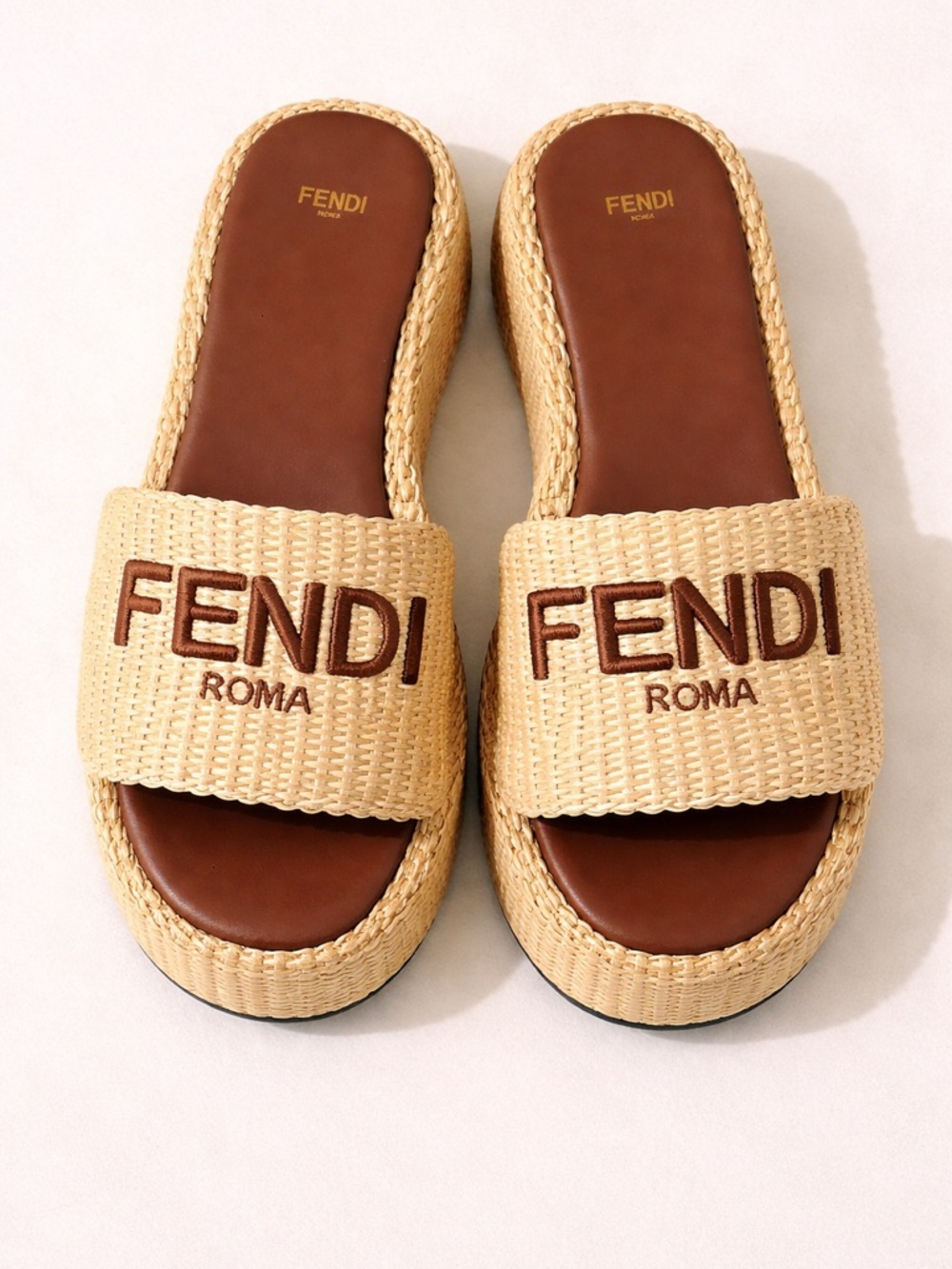 Fendi platform sandals with embroidered logo strap Size: EU 41 / US 11 - Picture 3 of 17